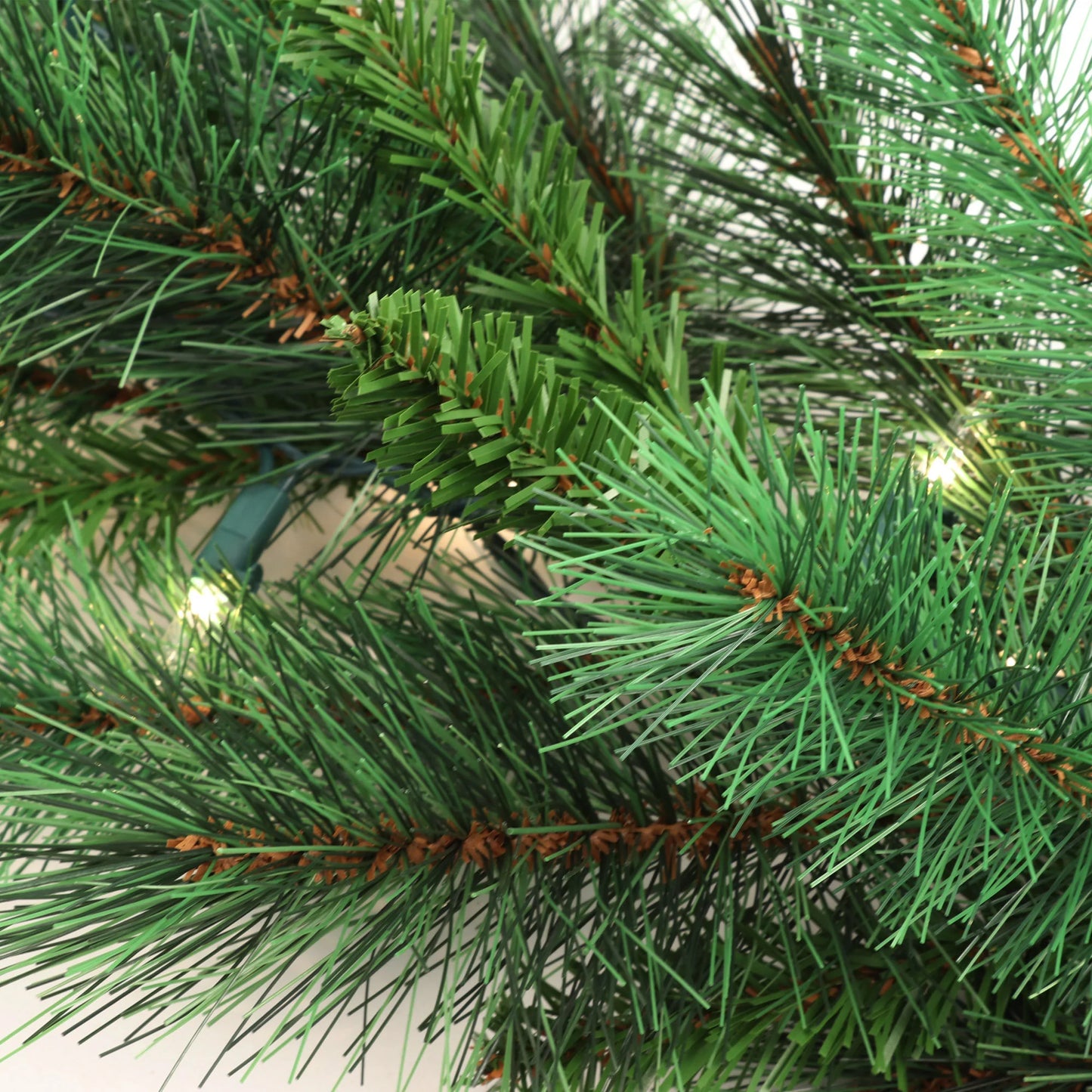 Pre-Lit Artificial Pine Garland Majestic Style with 160 Life-like Tips and 100 Lights 9 x 12"