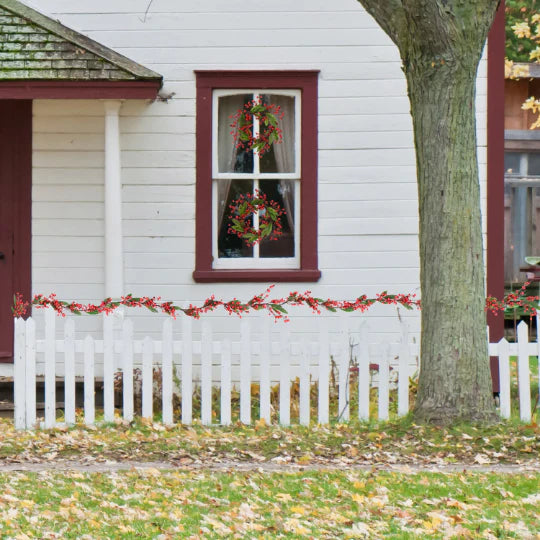 6-Foot Premium Waterproof Artificial Red Berry Garland, Durable & Lifelike Festive Decor, Perfect for Indoor & Outdoor Christmas & Holiday Decorations