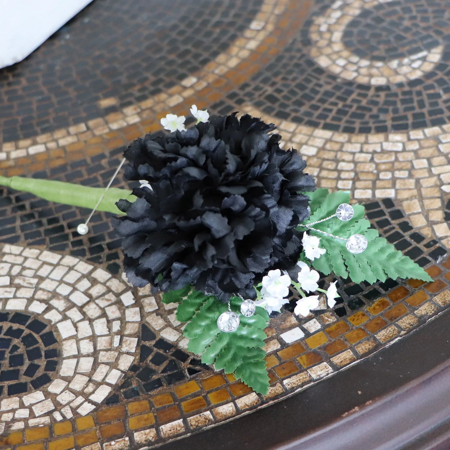 Elegant Noir Delights: 100-Piece Set of Silk Carnation Picks - Stunning Black Blooms, 3.5" Wide on 7" Pick - Exquisite Floral Accents for Sophisticated Decor